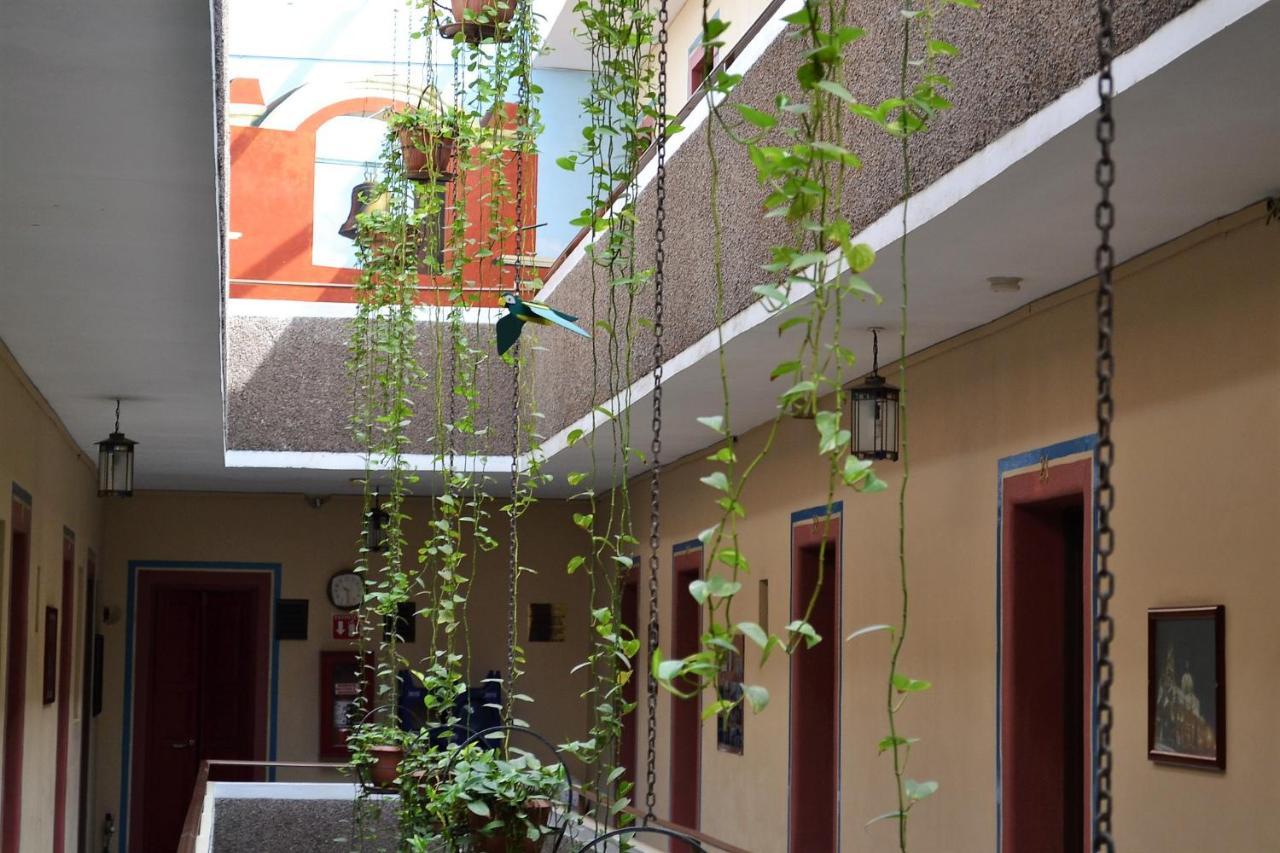 Hotel Janeiro Guadalajara Exterior foto