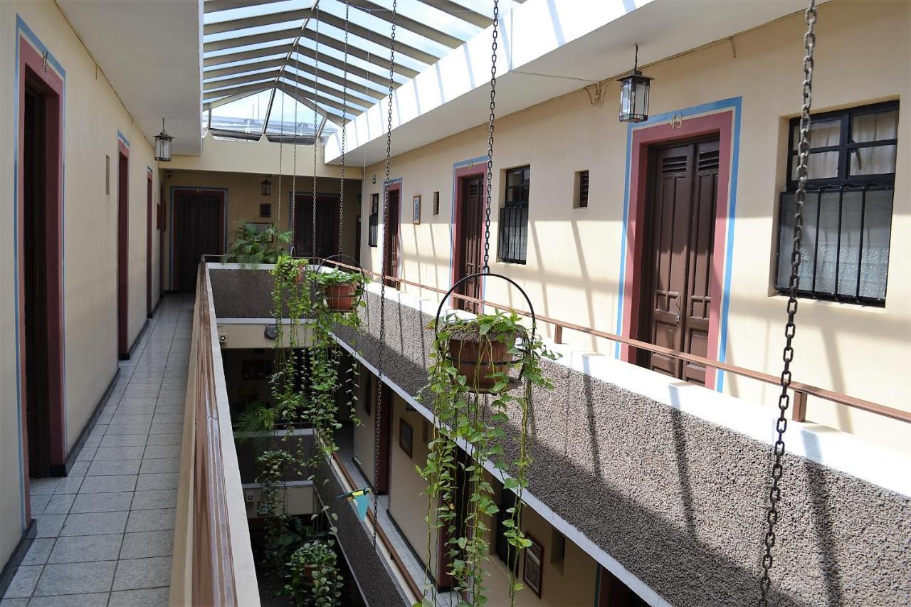 Hotel Janeiro Guadalajara Exterior foto