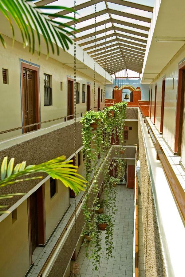 Hotel Janeiro Guadalajara Exterior foto